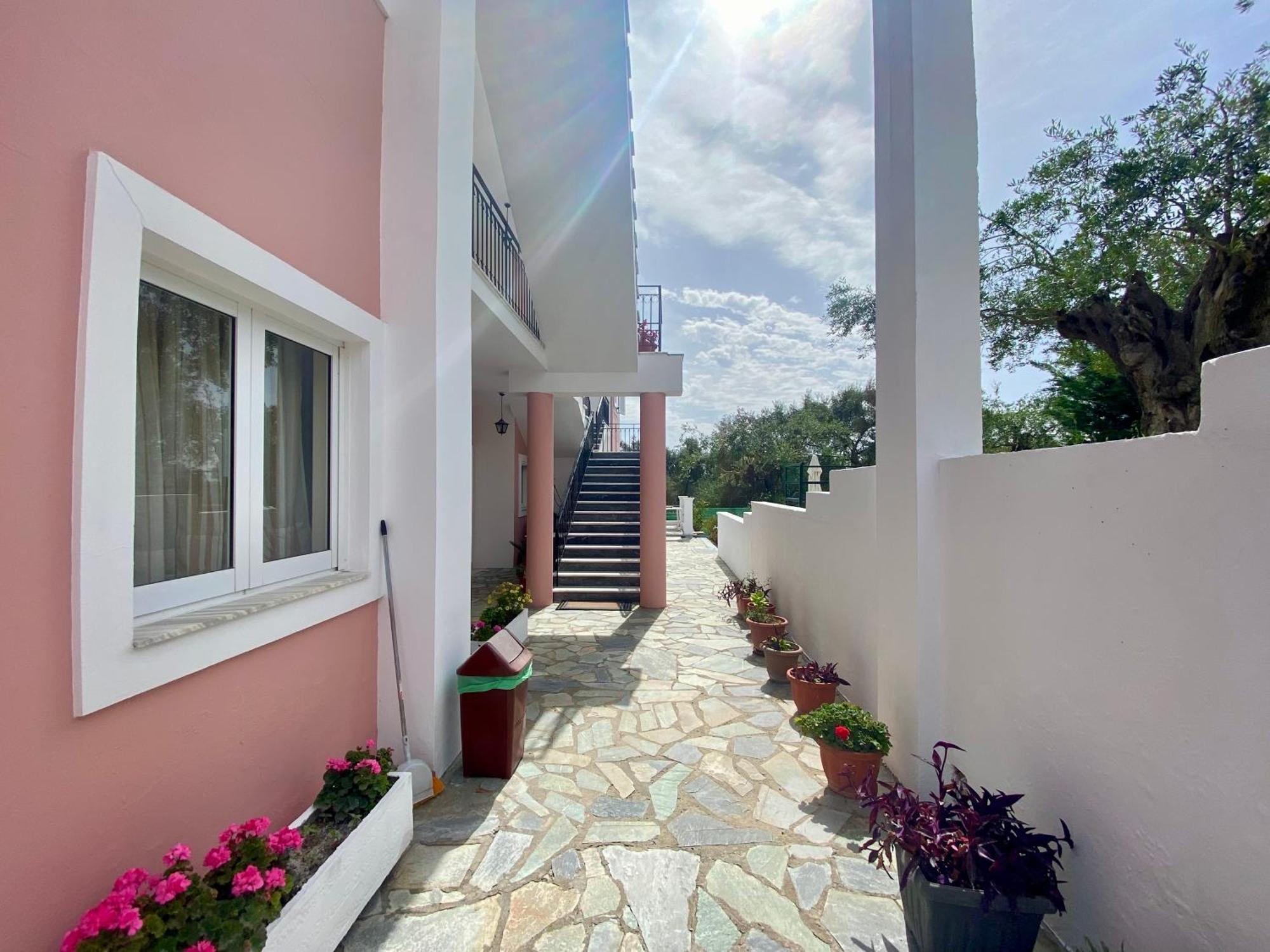 Thomas Apartments Dassia  Luaran gambar