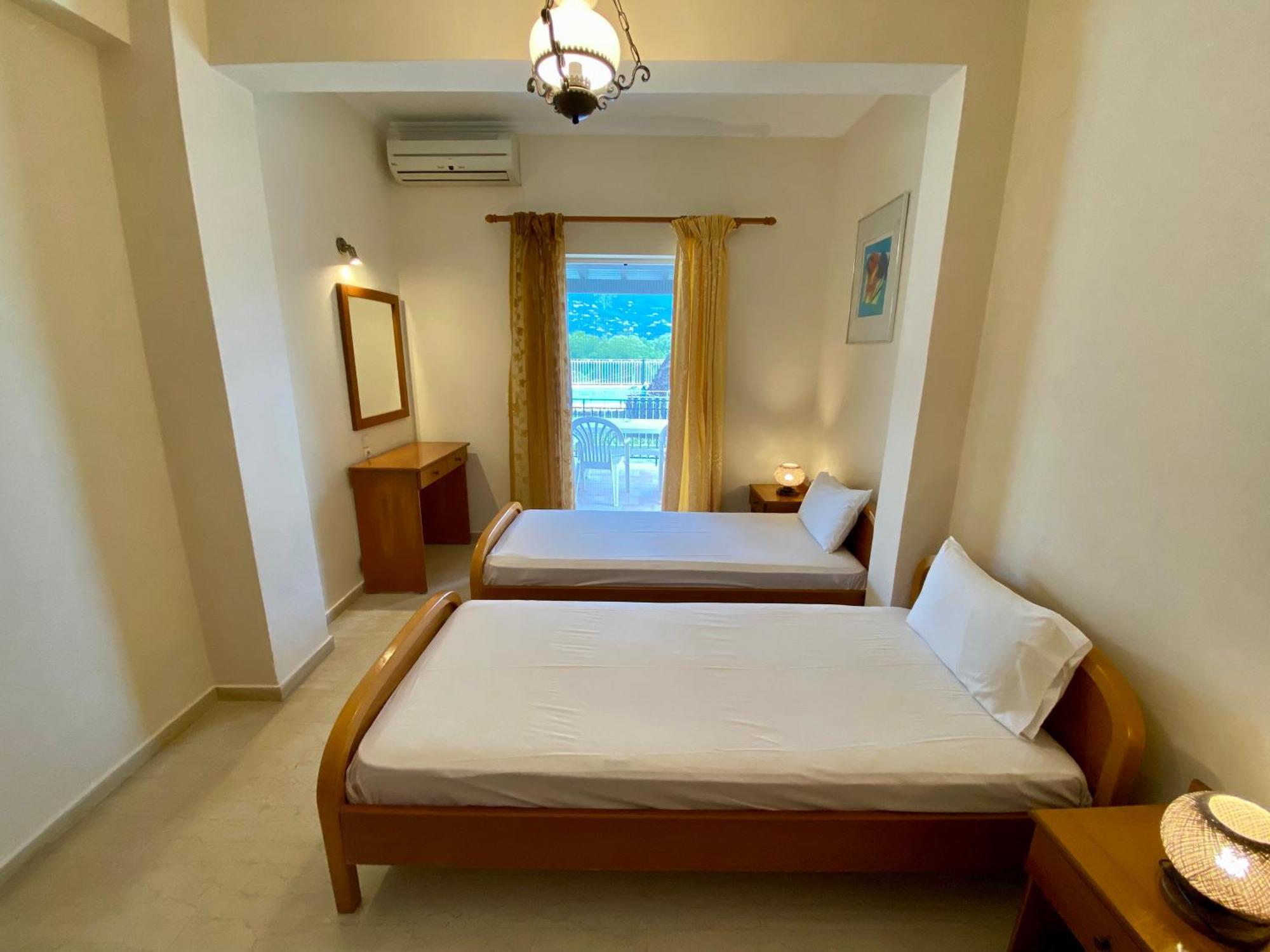 Thomas Apartments Dassia  Luaran gambar